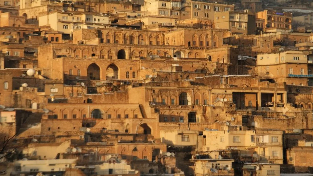 Mardin’in altın sarısı taş evleri hayran bırakıyor