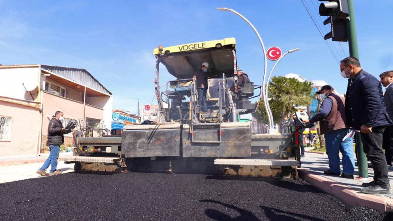 İzmir Bergama'da asfalt sevinci