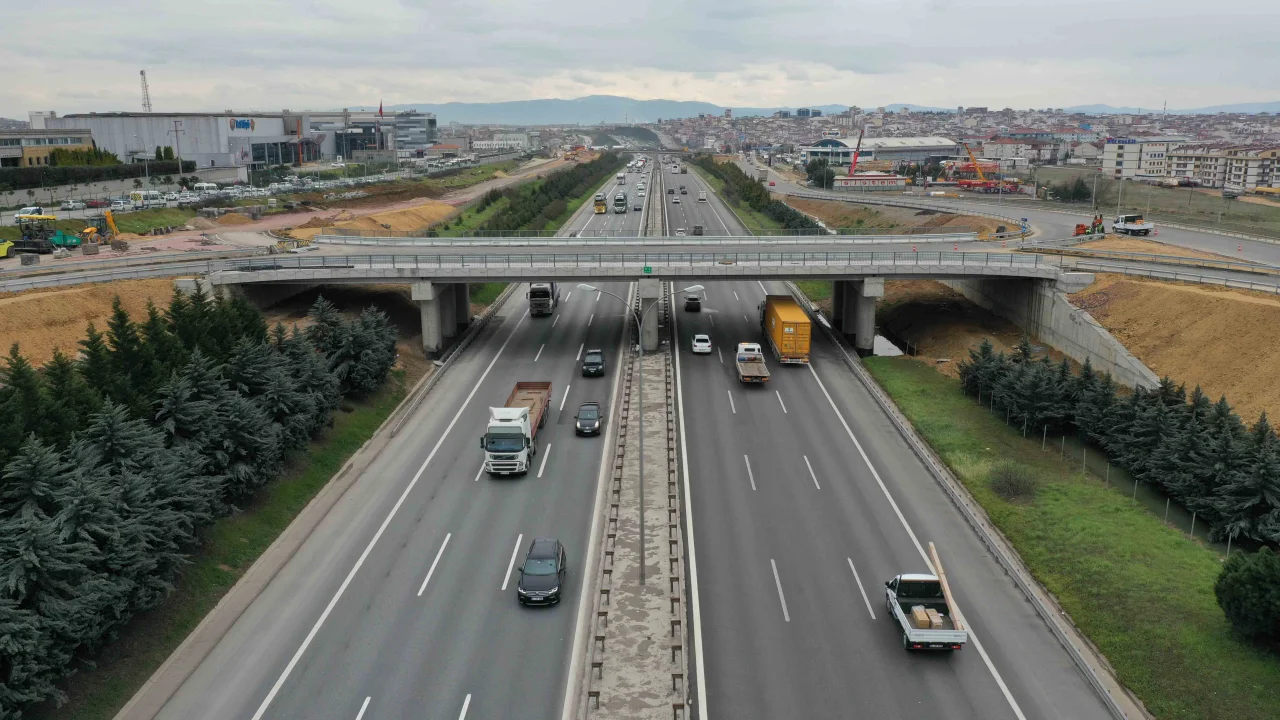 Kocaeli Gebze'deki köprü bağlantısı 12 günde tamamlandı