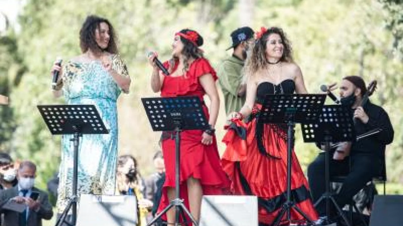 İzmir’de Dünya Romanlar Günü kutlandı