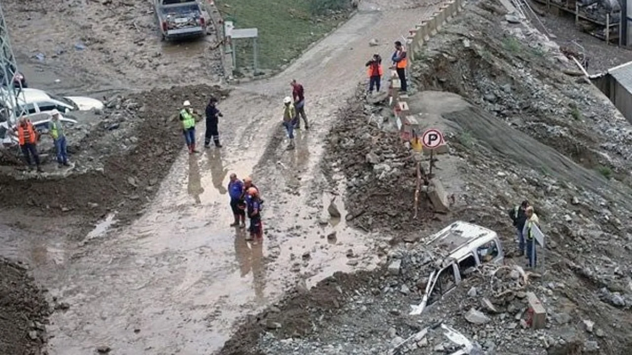 Artvin çamura bulandı