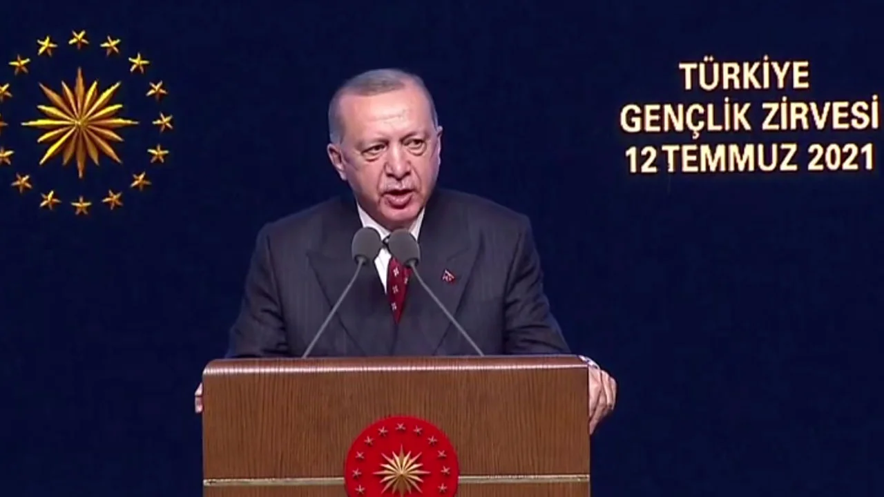 Cumhurbaşkanı Erdoğan, Türkiye Gençlik Zirvesi’nde konuştu