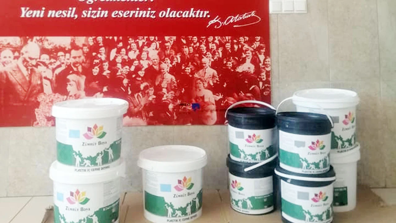 Lise öğrencilerinin ürettiği boya, okulların tercihi oldu