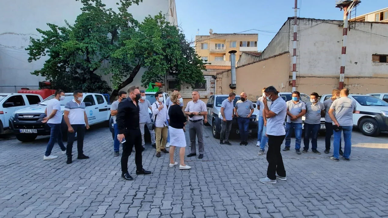 Manisa Akhisar’da haşereyle mücadeleye devam