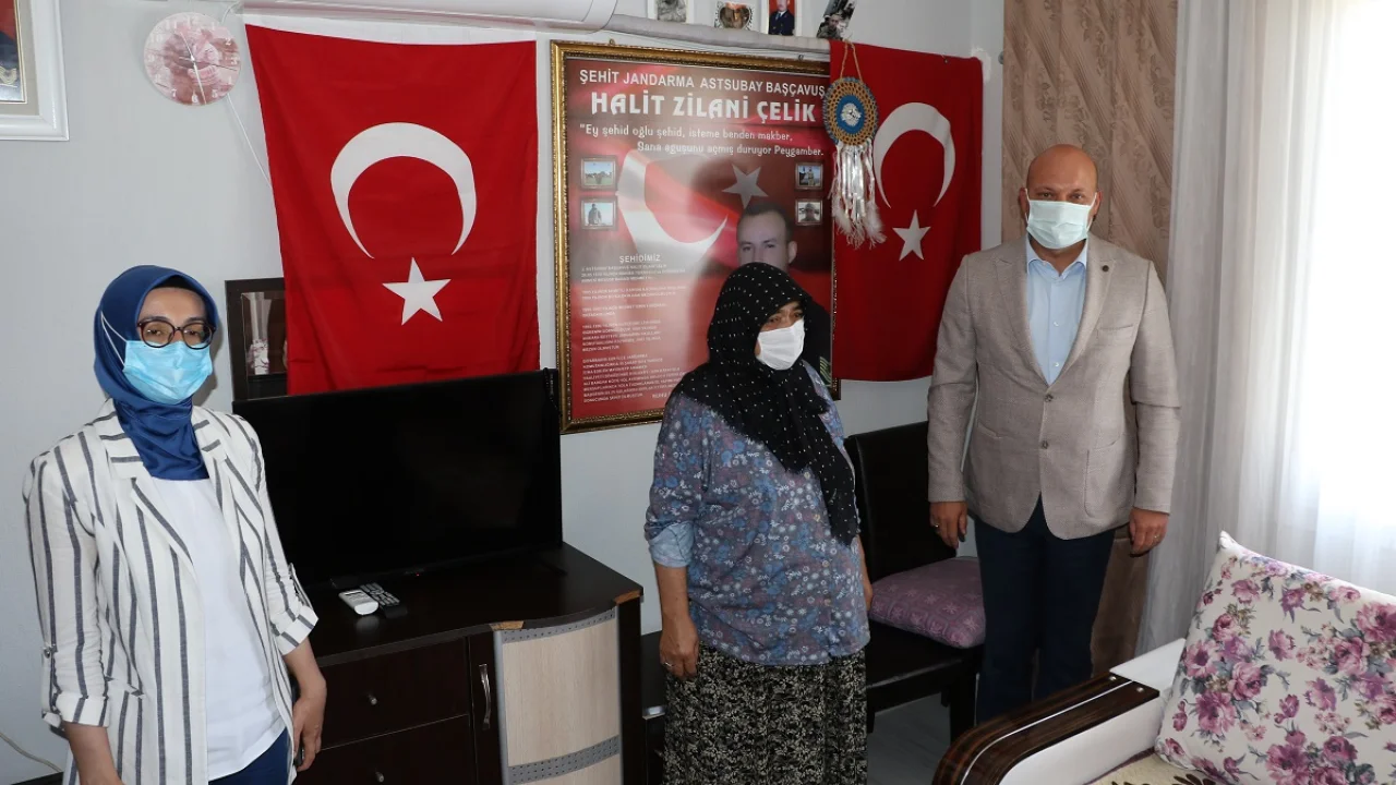 Manisa Büyükşehir’den şehit ailesine duygulandıran jest