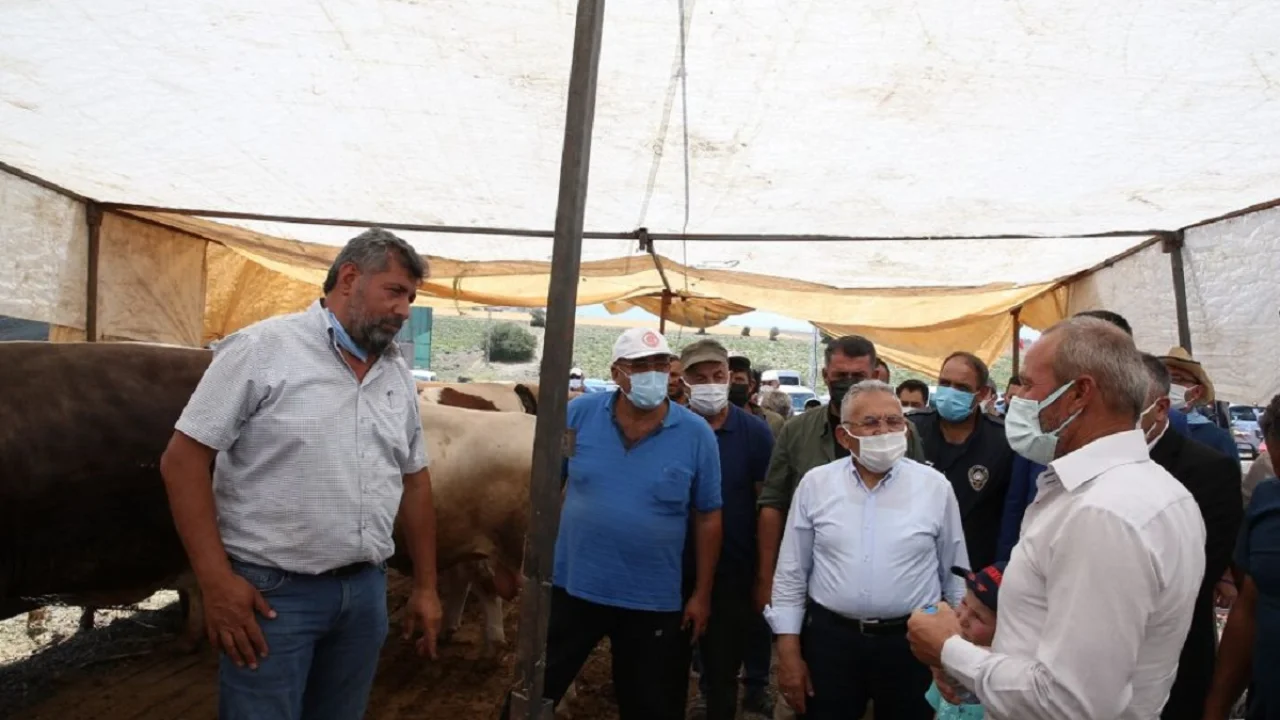 Memduh Büyükkılıç’tan kurban pazarı denetimi