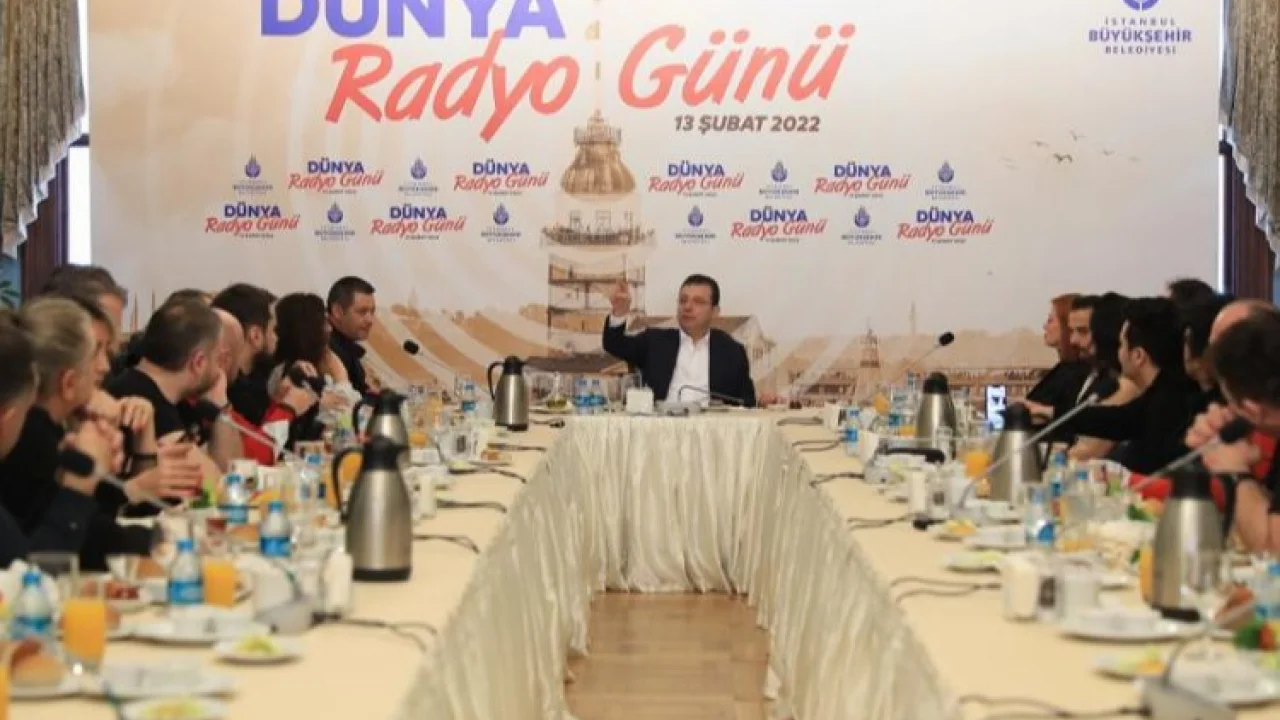 Başkan İmamoğlu, İstanbul'da radyocularla buluştu -
