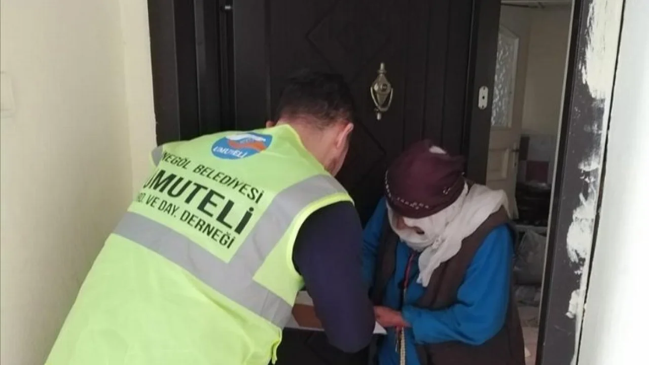 Bursa İnegöl'de 514 aileye ısınma yardımları teslim edildi -