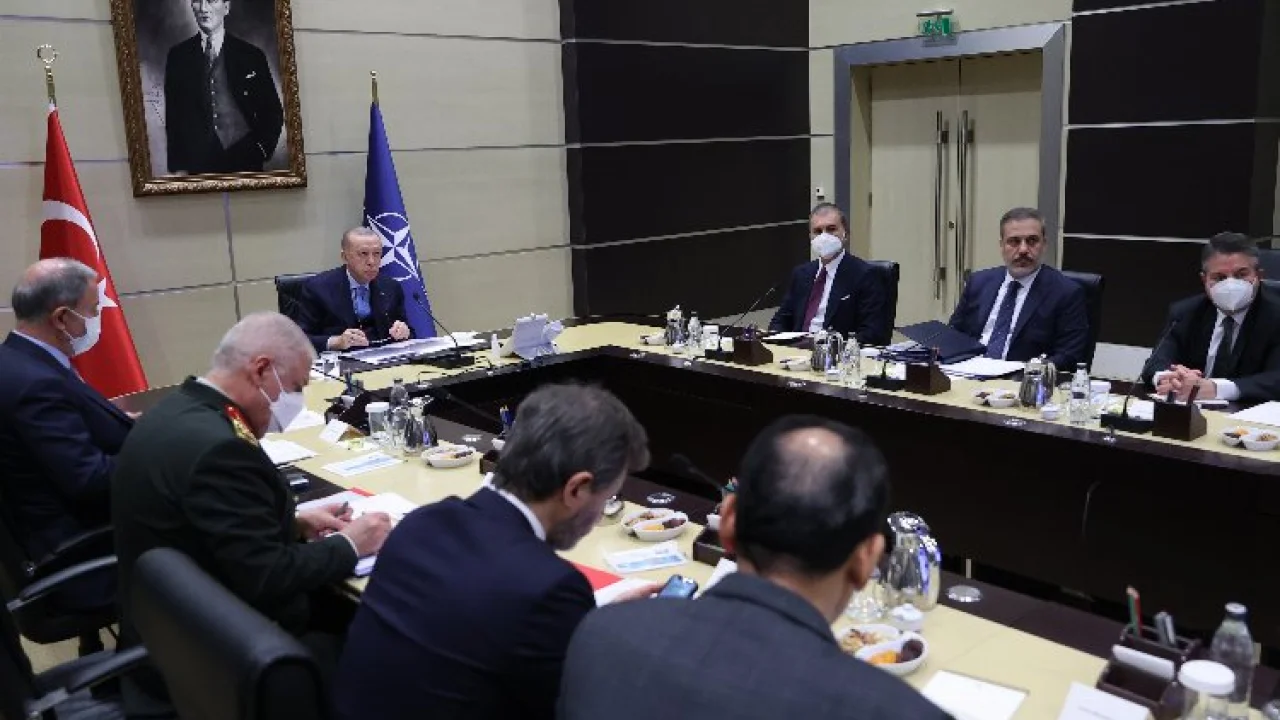 NATO olağanüstü toplandı -