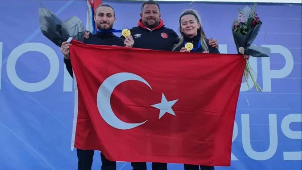 İlbilgi, Güney Kıbrıs’ta İstiklal Marşını okuttu -