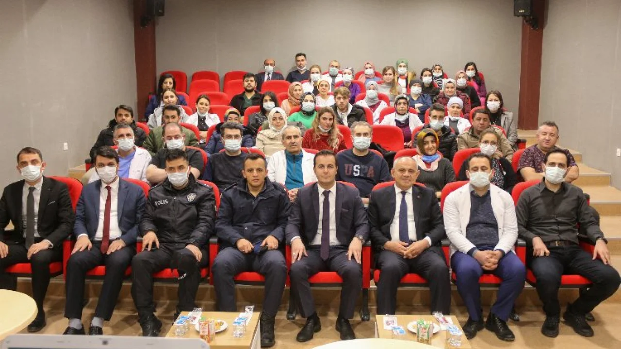 Kayseri Yahyalı'da sağlık çalışanlarının Tıp Bayramı kutlandı -