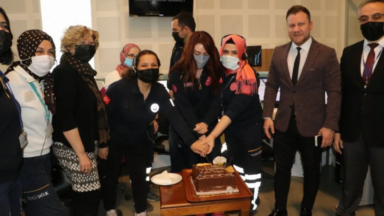 Manisa Büyükşehir, sağlık çalışanlarının Tıp Bayramı’nı kutladı -