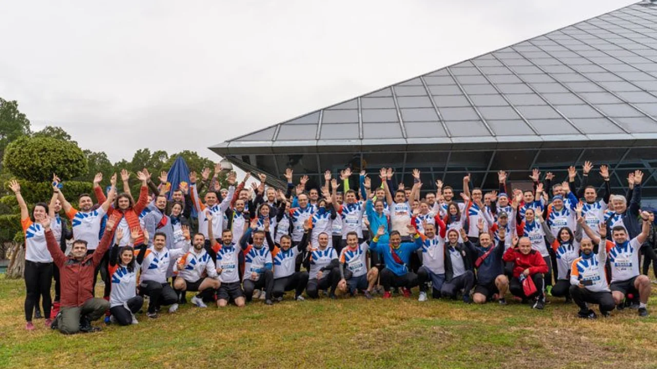 SunExpress 'Runtalya'da koştu -