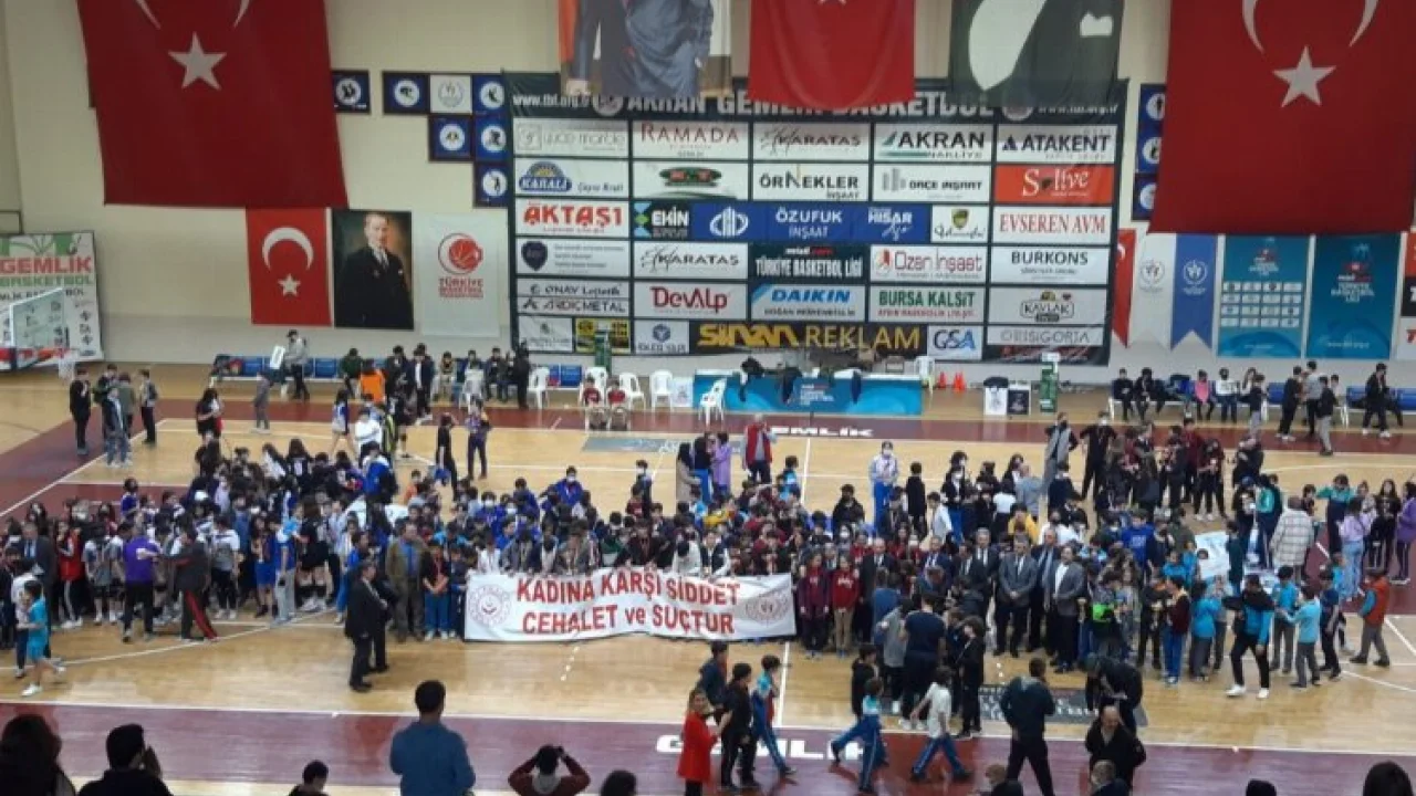 Bursa Gemlik'te 860 sporcu 7 branşta yarıştı -
