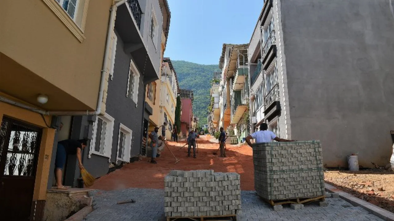 Bursa Yıldırım'ın yolları sil baştan yenileniyor -