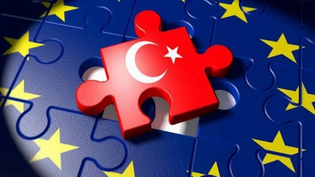 Her 4 gençten 3’ü Türkiye’nin AB üyeliğine 'evet' diyor -