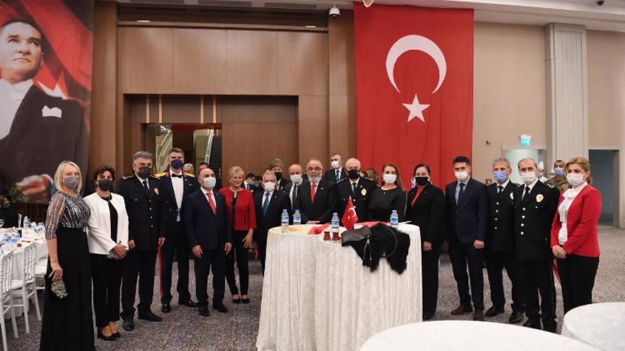 Kayseri Valisi'nden polis teşkilatına kutlama mesajı -