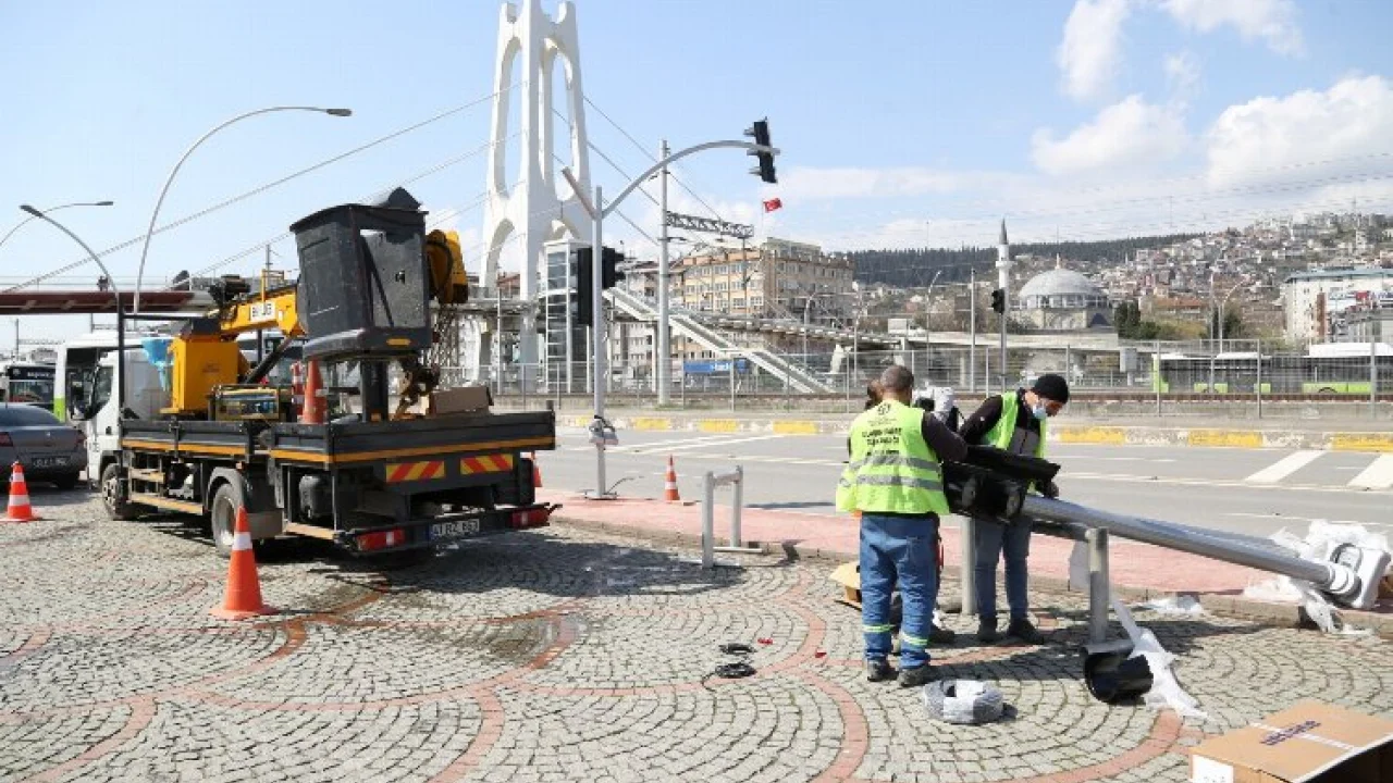 Kocaeli Salim Dervişoğlu Caddesinde 3 yeni sinyalizasyon kuruldu -