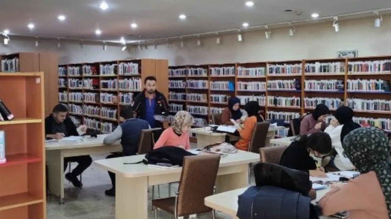 Niğde Halk Kütüphanesinde " AFAD Gönüllülük Projesi " tanıtımı -