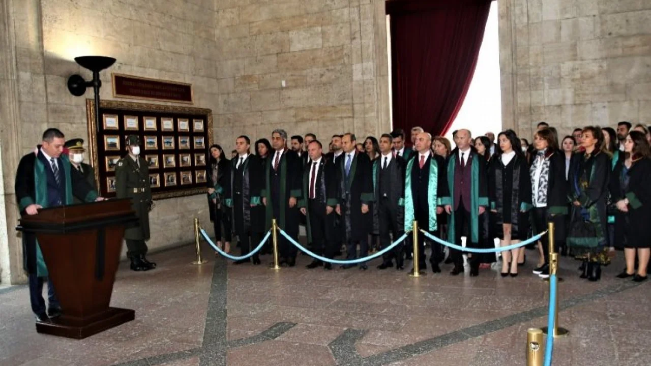 Türkiye Barolar Birliği Ata'nın huzurunda -