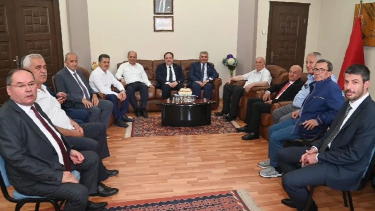 Balıkesir'de Esnaf Birlikleri'ne ilk ziyaret Milletvekili Canbey'den -