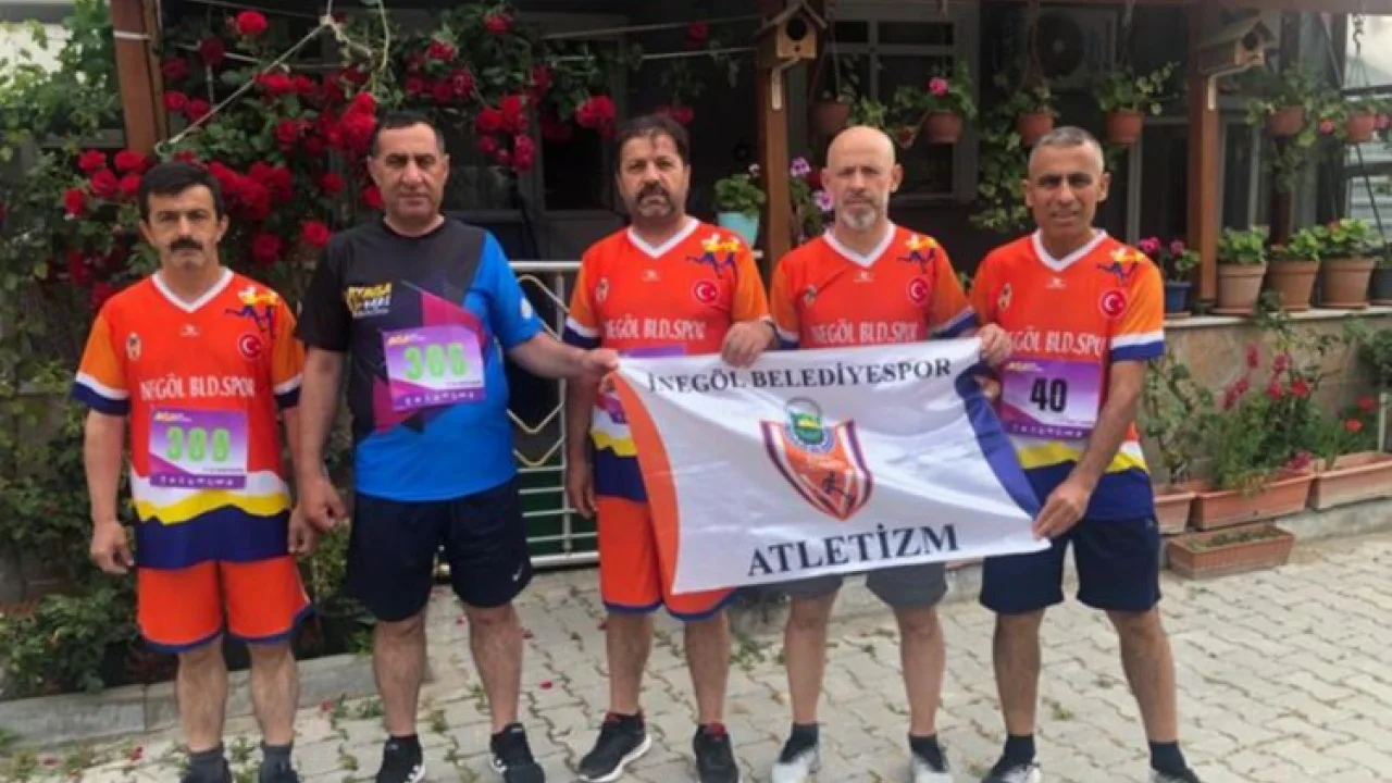 Bursa İnegöllü sporcular yarı maratonda koştu -
