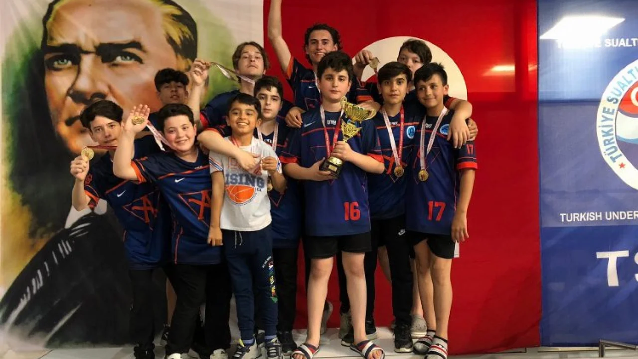Bursa’ya en büyük gururu yaşattılar! İlk kez Türkiye Şampiyonu Bursa’dan çıktı! -
