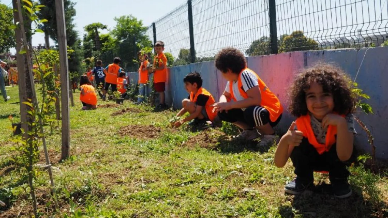 Hatay'da çocuklara doğa sevgisi aşılanıyor -