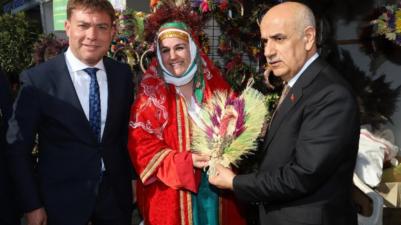 İzmir Bayındır’ın mis kokulu festivali başladı -