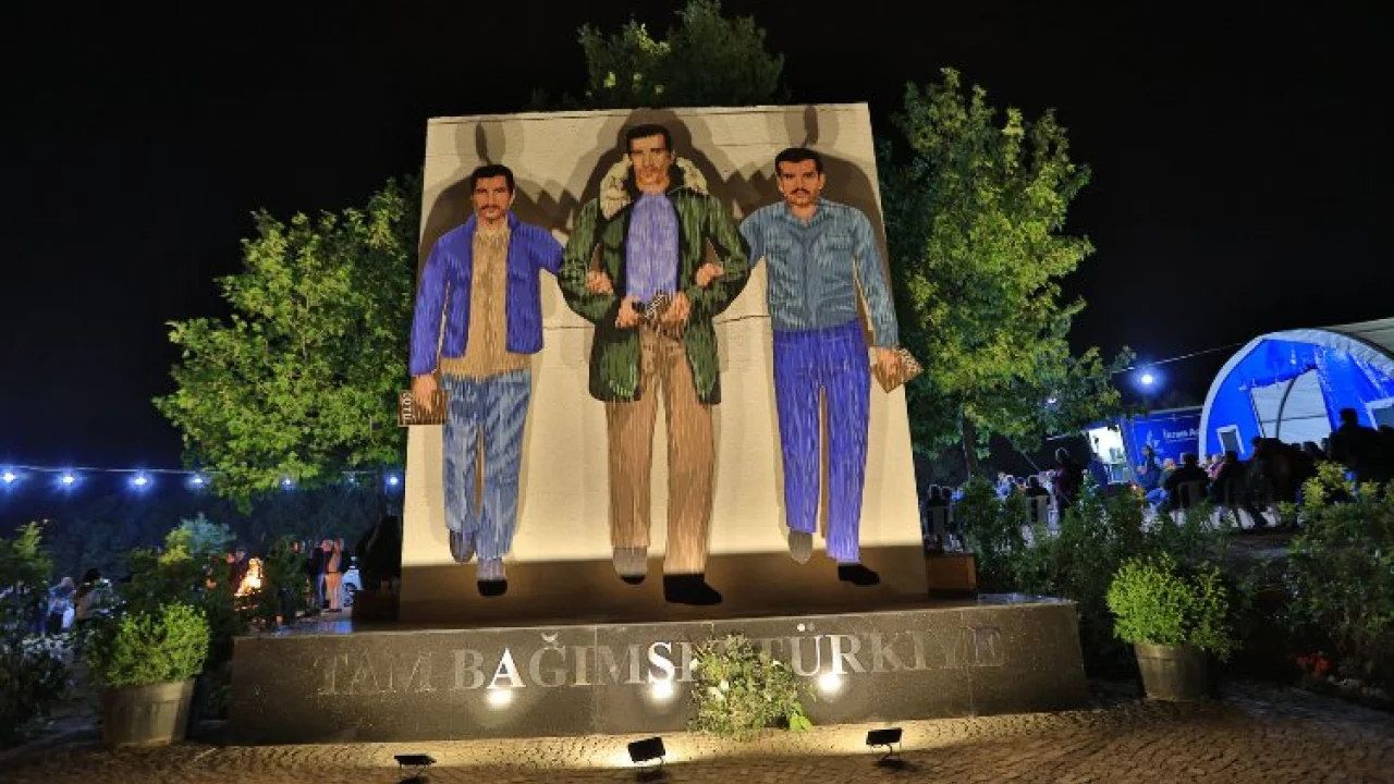 İzmir Güzelbahçe'de Deniz Gezmiş ve arkadaşları anıldı -