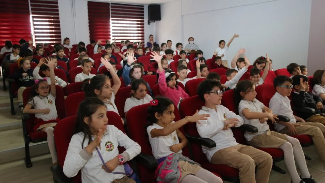 Kocaeli Büyükşehir’den okullara ilkyardım eğitimi -