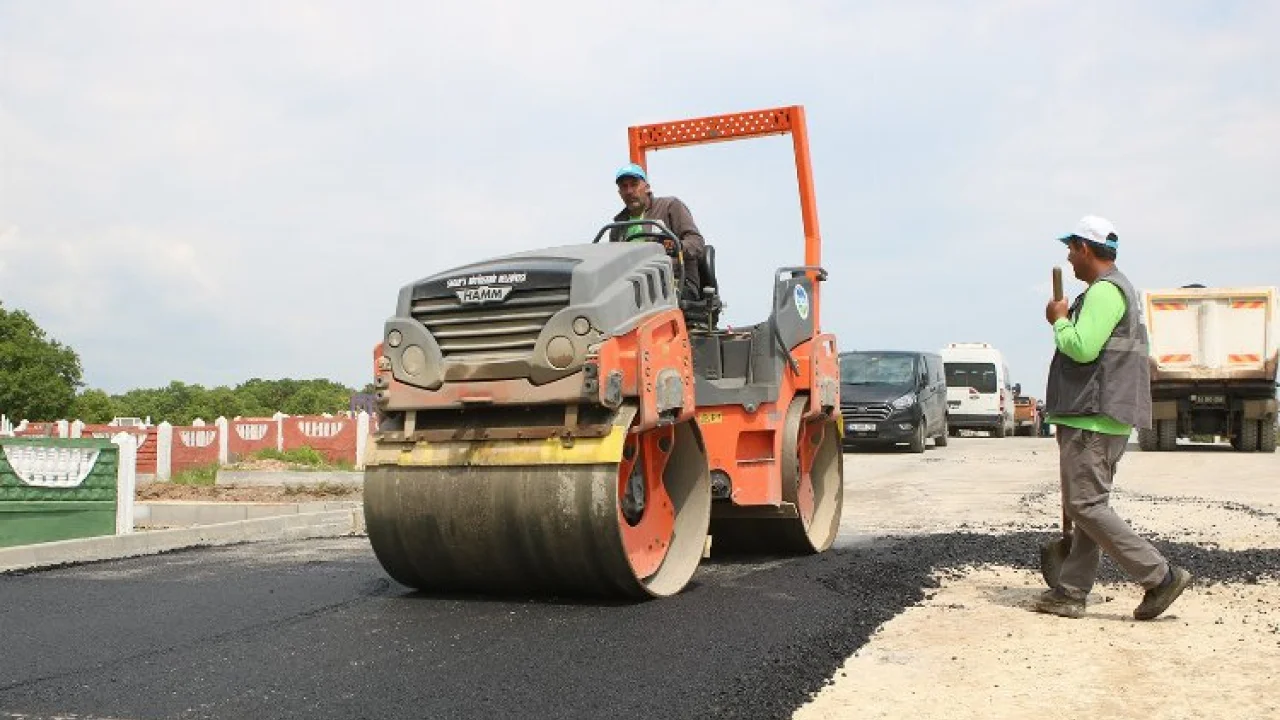 Sakarya Büyükşehir asfalt çalışmalarını sürdürüyor -