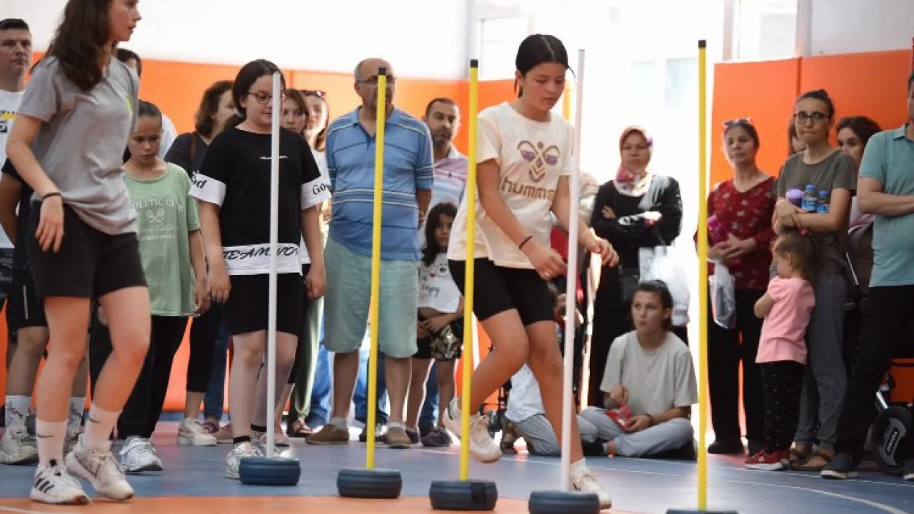 Manisa Büyükşehir'de voleybol altyapı seçmelerine yoğun ilgi -