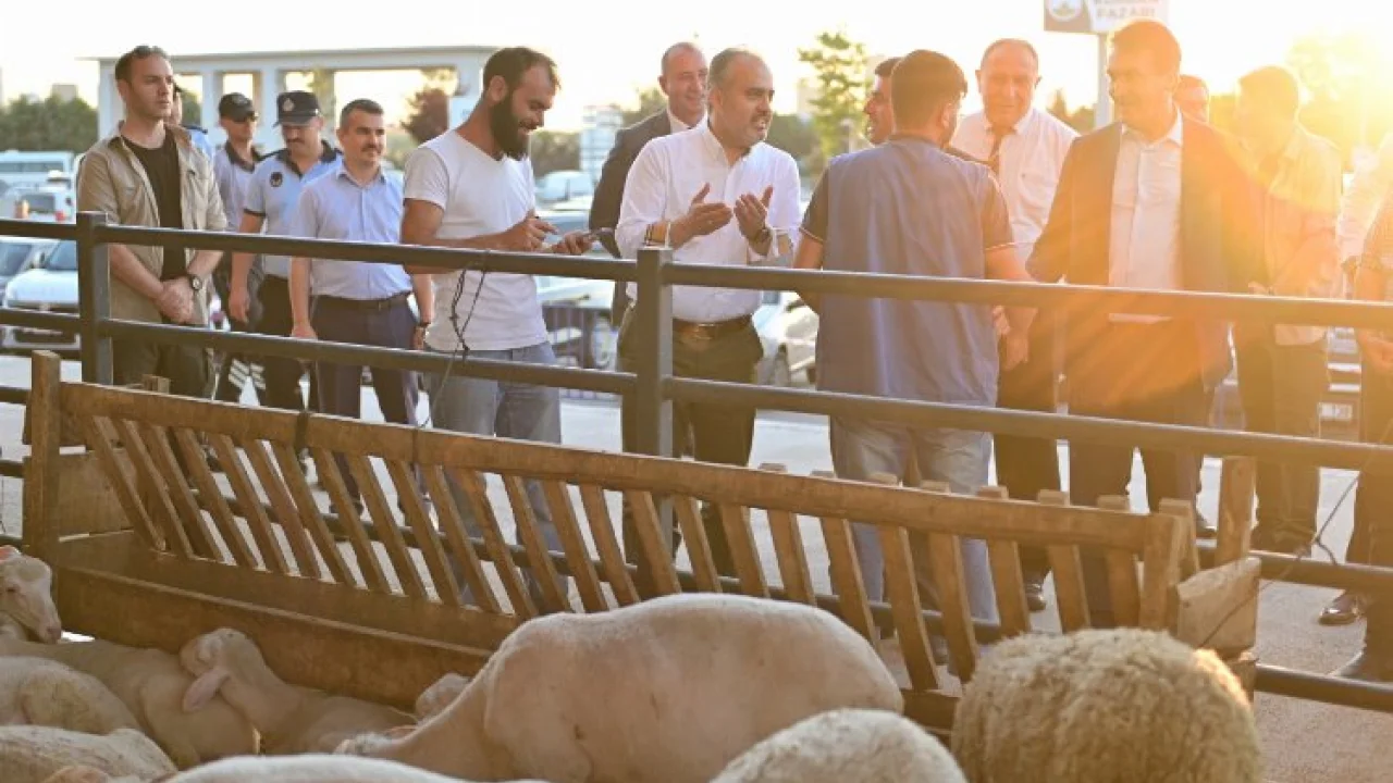 Bursa'da bayram öncesi başkanlardan pazar ziyareti -