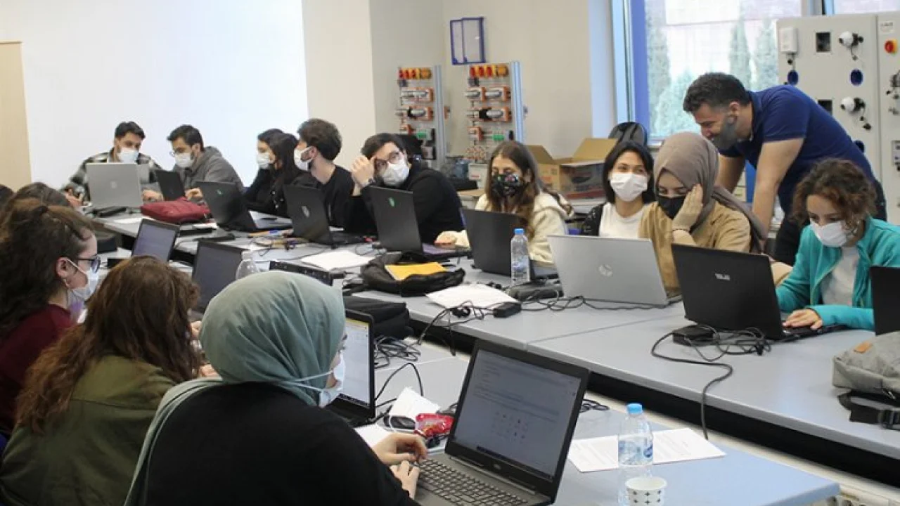 Coşkunöz veri bilimci gençler yetiştirecek -