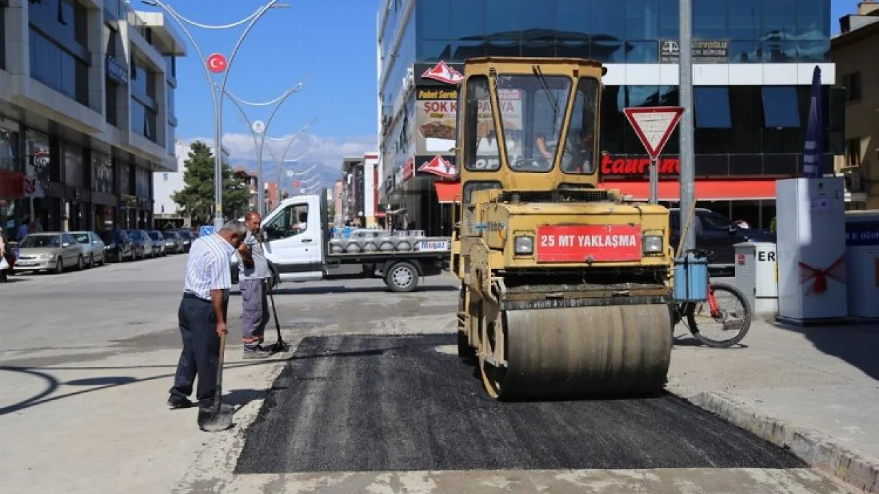 Erzincan yolları asfaltlanıyor -