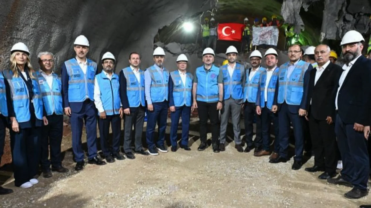 Hızlı trenin Bursa-Yenişehir bölümünde yüzde 84 ilerleme sağlandı -