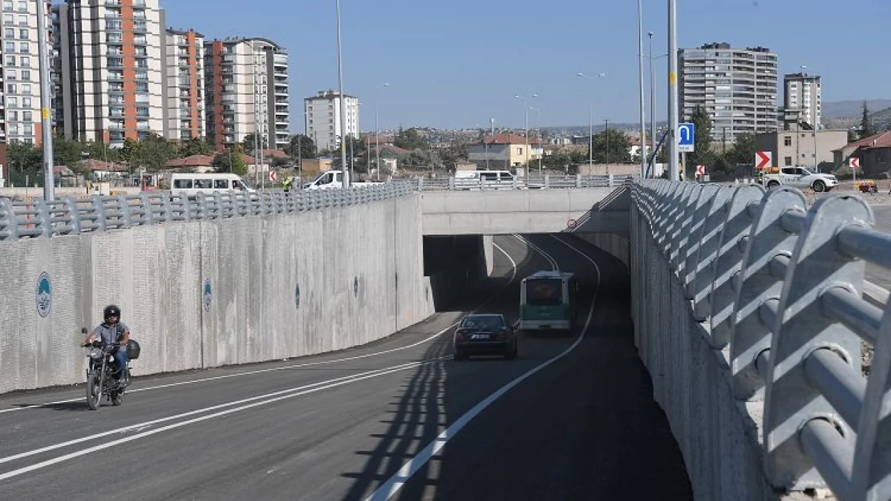 Memduh Büyükkılıç'tan 17.5 milyonluk kavşağa inceleme -