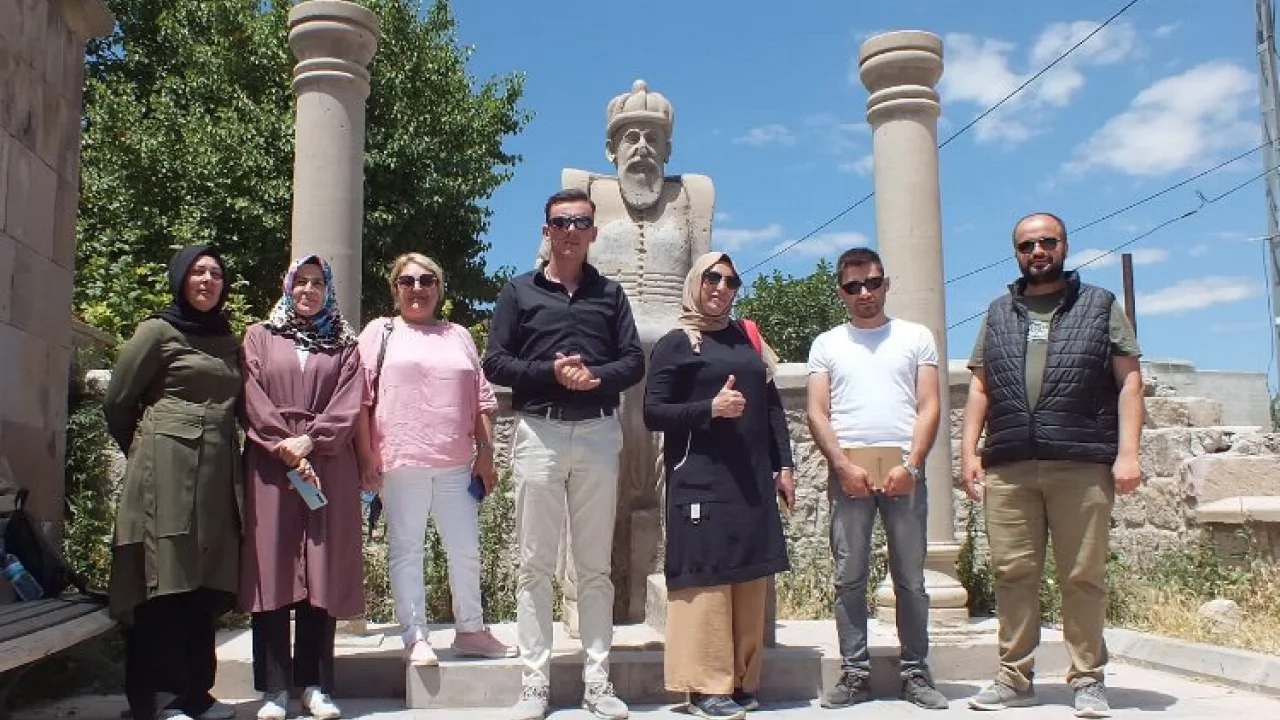 Büyükşehir'in kursiyerleri Kayseri'yi keşfediyor -