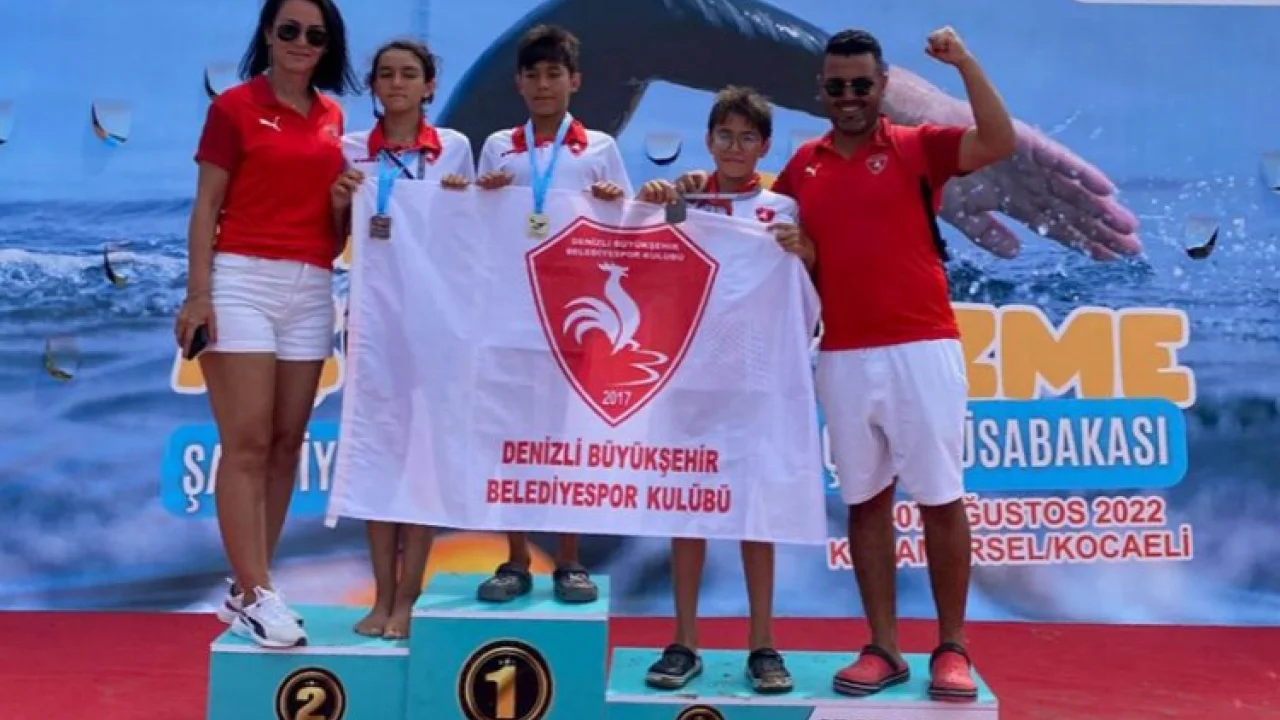 Denizli Büyükşehir yüzme takımı başarılarına bir yenisini daha ekledi -