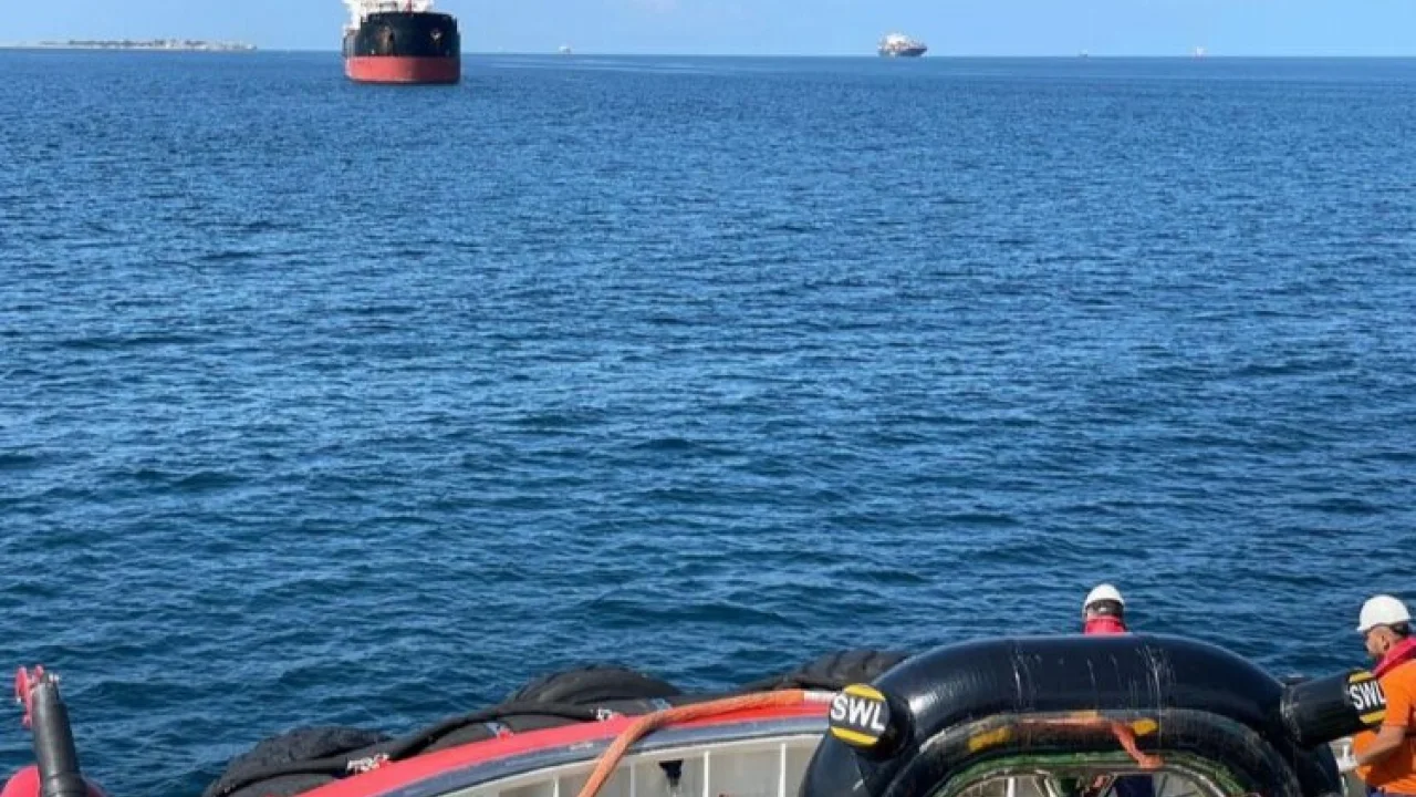 İstanbul açıklarında tanker gemi makine arızası yaptı -