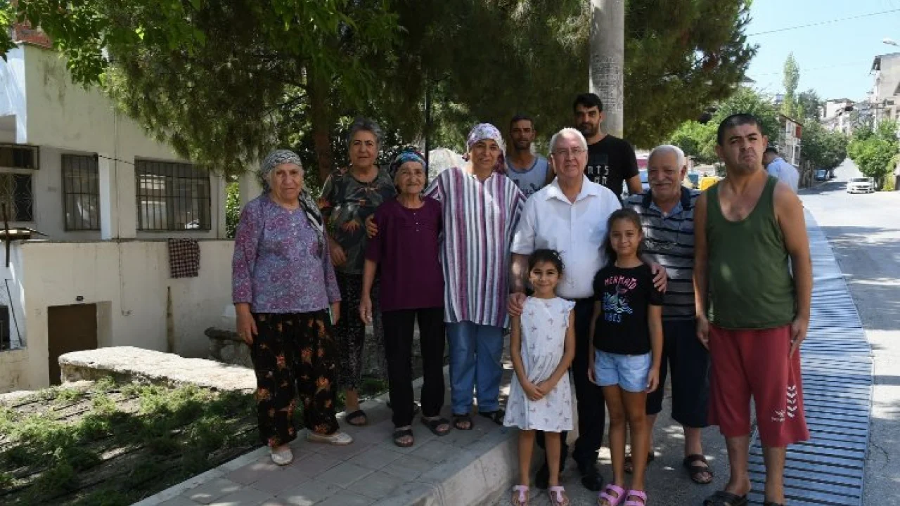 İzmir Karabağlar'da bir taşta iki kuş -