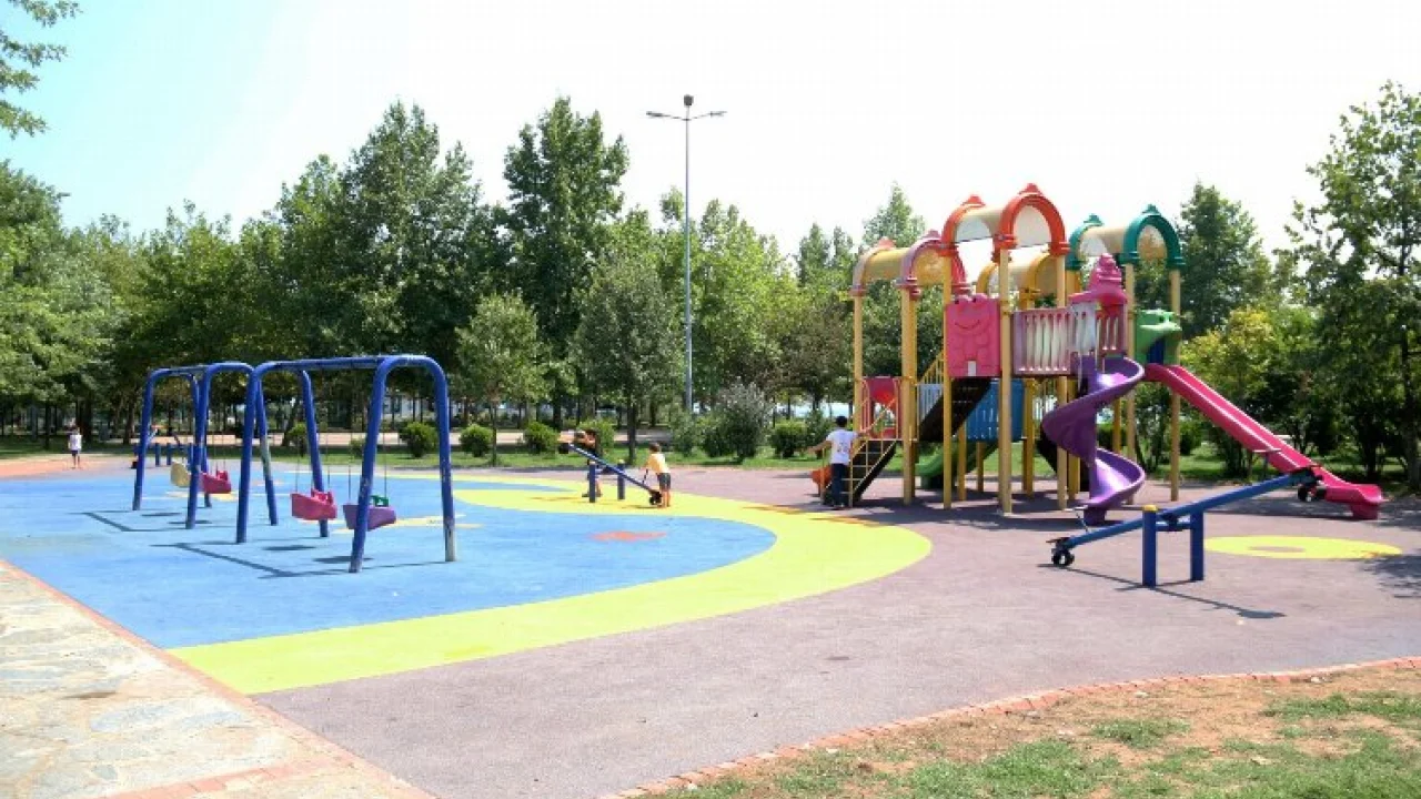 Kocaeli Büyükşehir Tavşancıl Sahil Parkı’nı yeniledi -