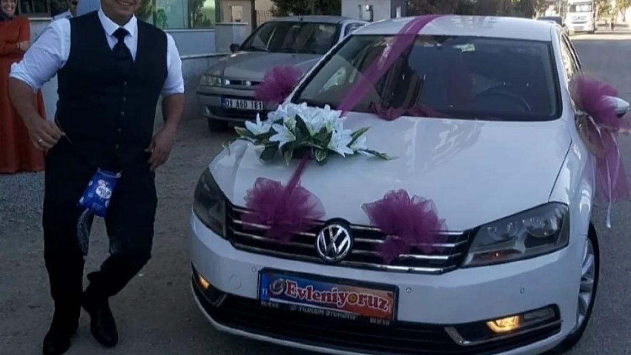 Aydın Efeler'de renkli düğün... Tuz bitene kadar 'Seni Seviyorum' turu -
