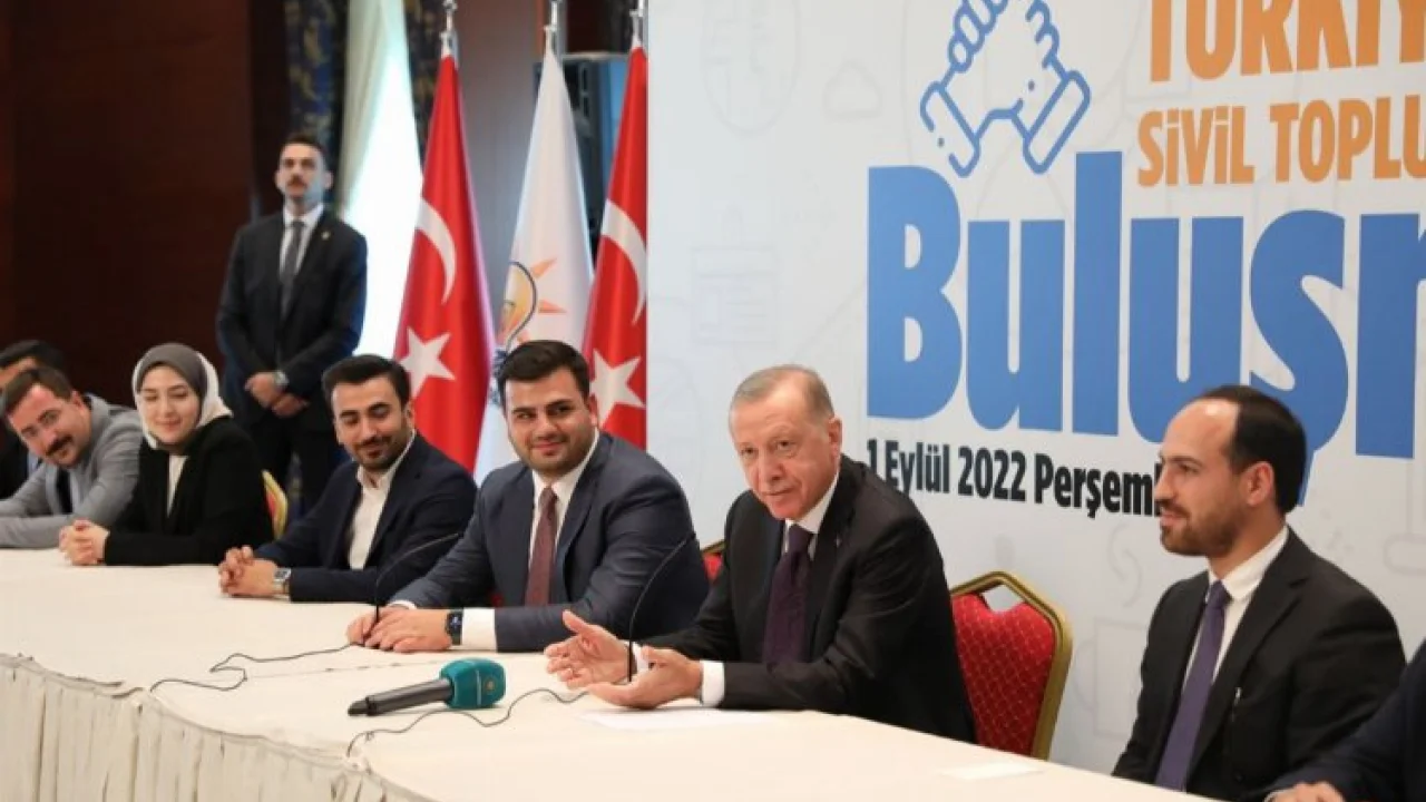Cumhurbaşkanı Erdoğan'dan Gençlik STK buluşması -