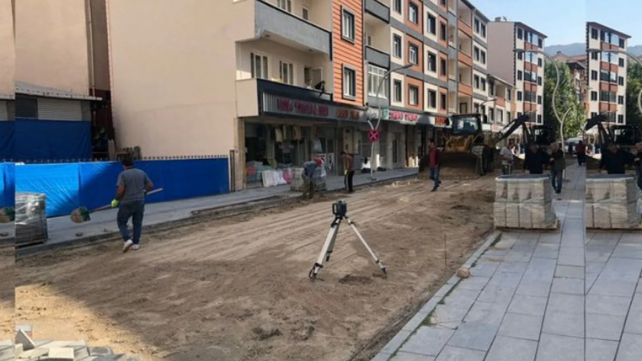 Cumhuriyet Caddesi parke taşa dönüyor -
