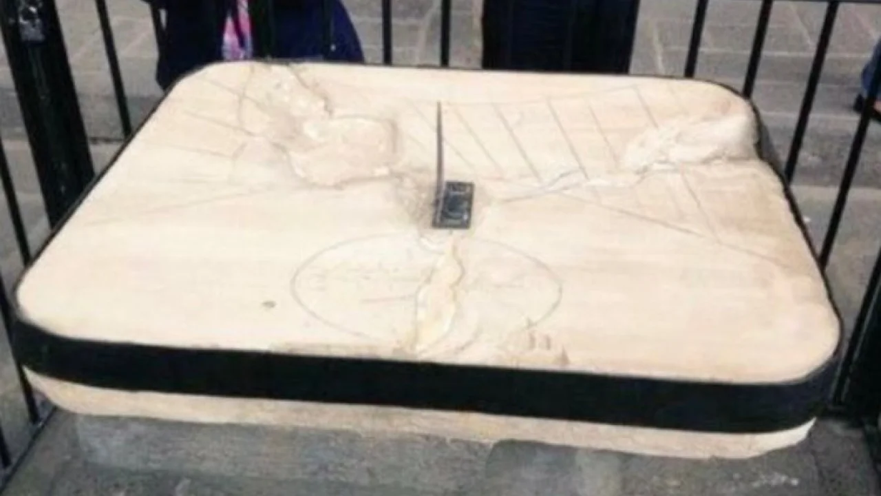 Diyarbakır'da güneş saati 8,5 asır zamanın göstergesi... -