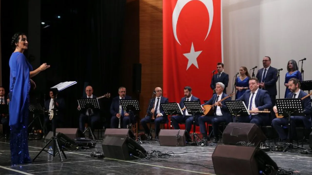 Bursa'da türkülerle Cumhuriyet coşkusu -