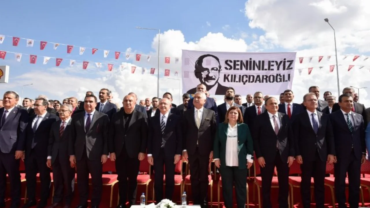 Büyükşehir’den Adana’ya hizmet yağmuru -