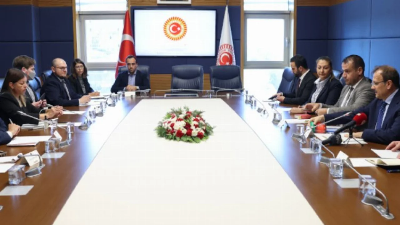 IPI Heyeti TBMM'de Çavuşoğlu ile görüştü -